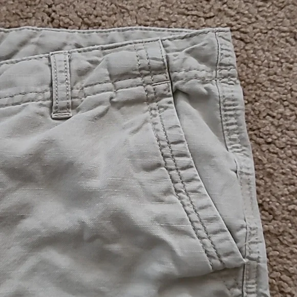 The North Face Women's Khaki Shorts, Size 8 - Picture 3 of 9
